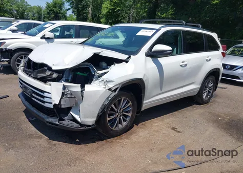 2017 Toyota Highlander Xle z USA, uszkodzony, nr VIN 5TDJZRFH0HS395625